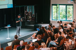 Pastor How leading a teaching session for pastors and leaders at a StronG Church session